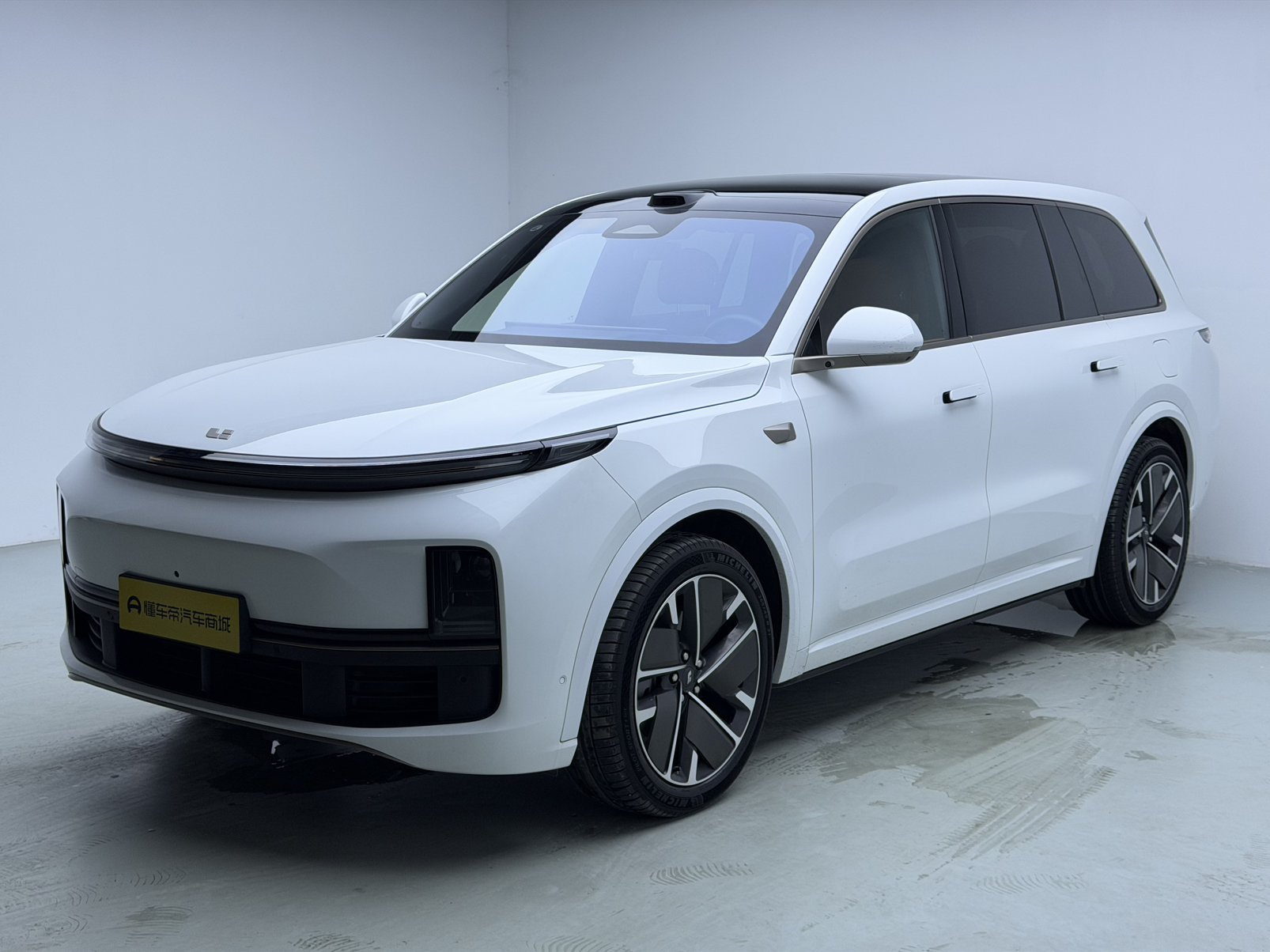 2025 Li Auto L9 - 2025 SUV, pre-owned car for export from China