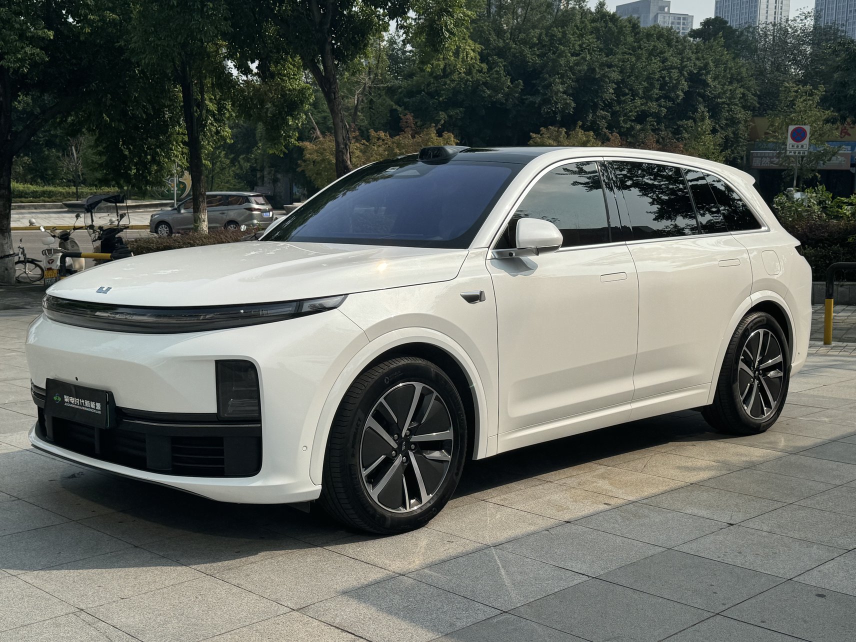 2024 Li Auto L7 - 2024 SUV, pre-owned car for export from China