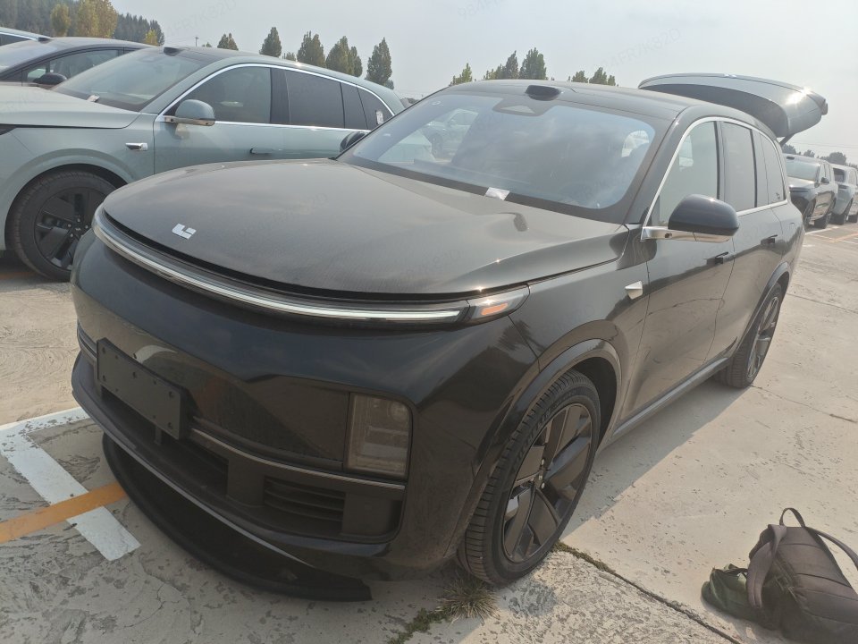 2025 Li Auto L8 - 2025 SUV, pre-owned car for export from China
