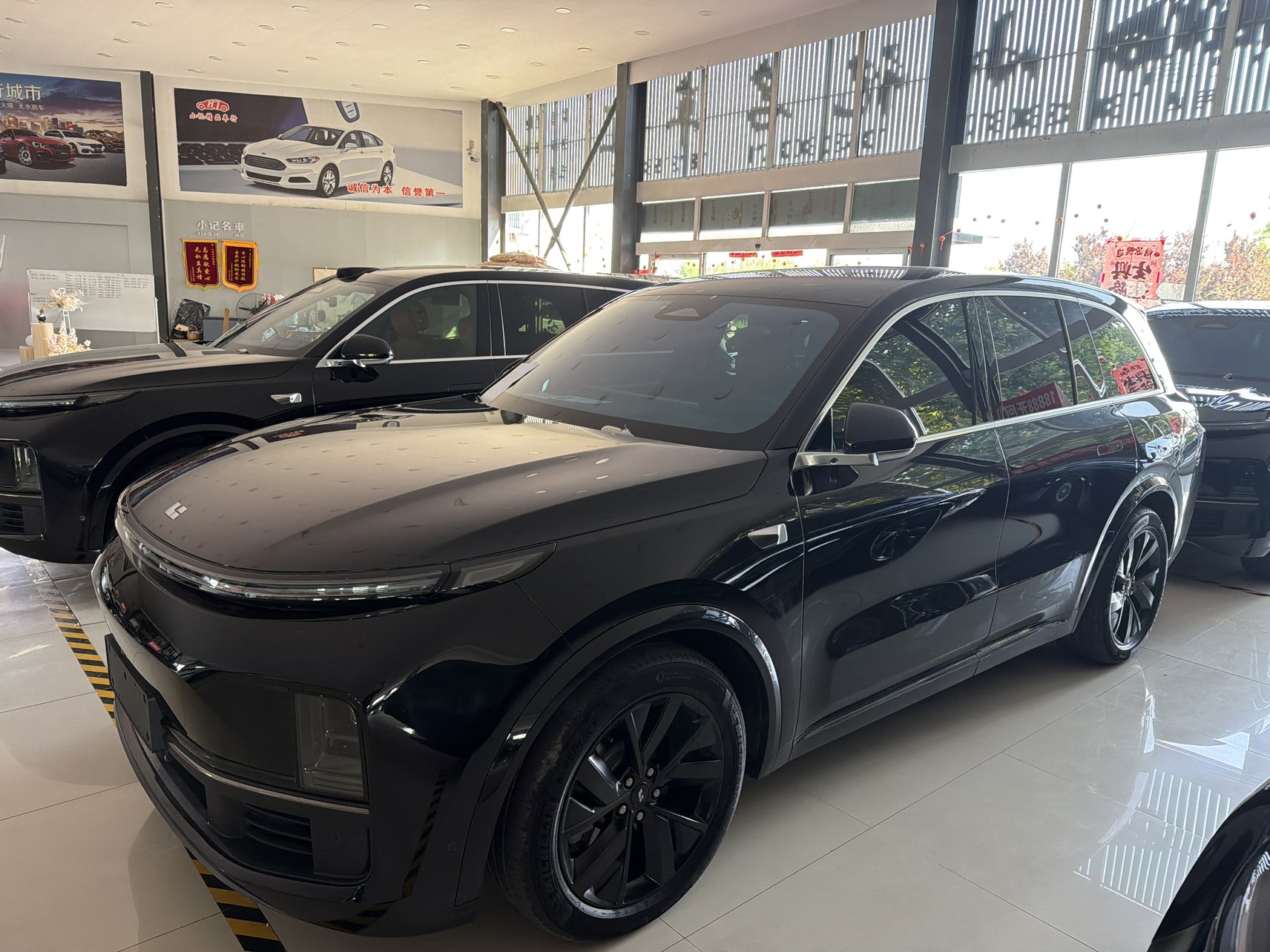 2024 Li Auto L8 - 2024 SUV, pre-owned car for export from China
