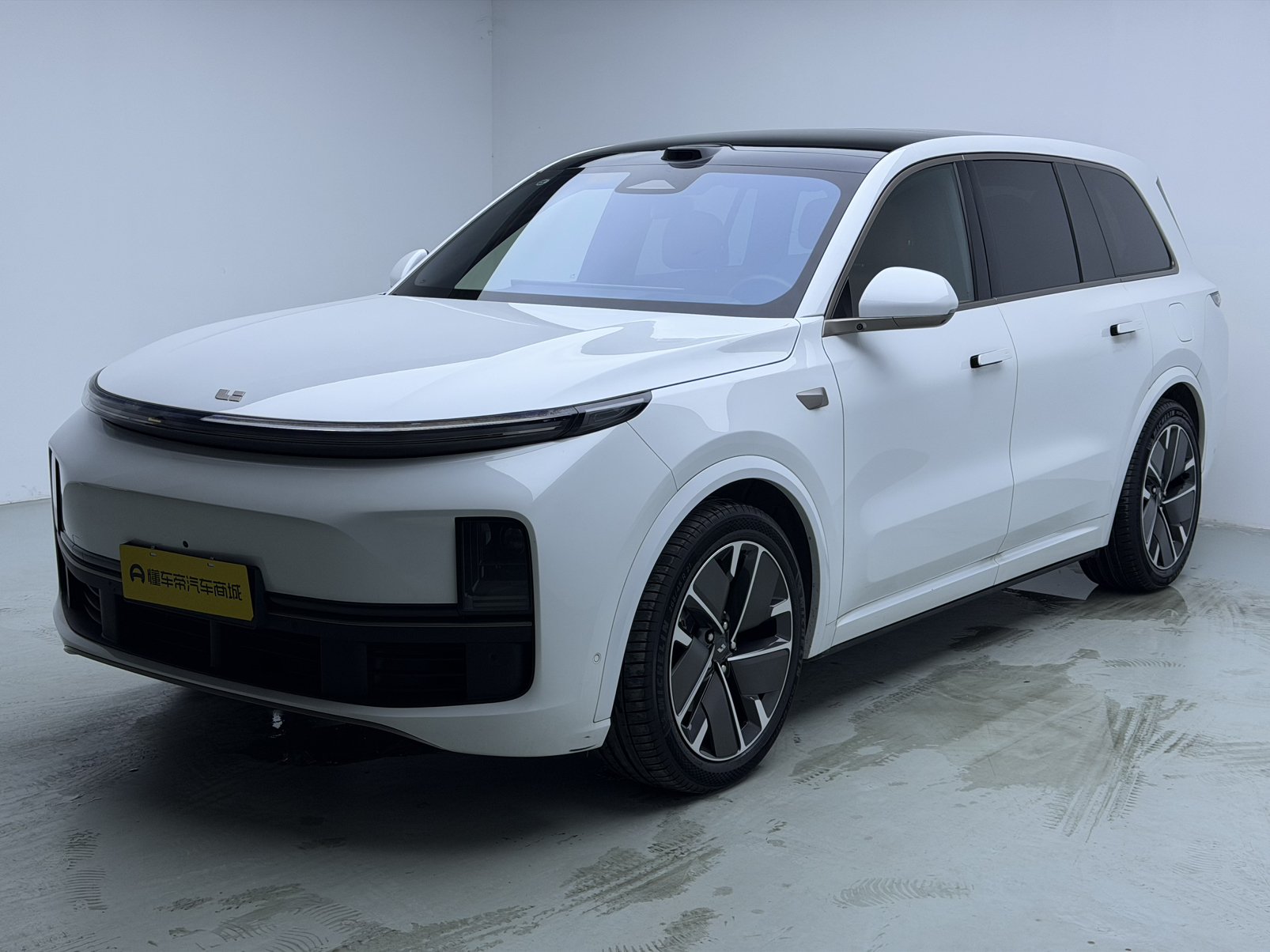 2025 Li Auto L9 - 2025 SUV, pre-owned car for export from China
