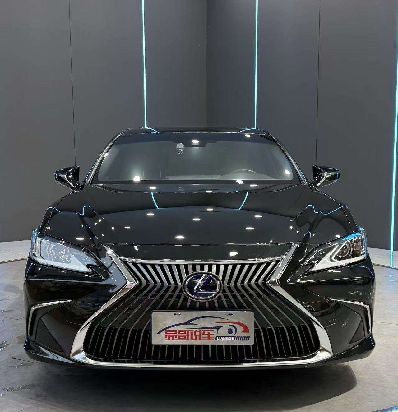 2019 Lexus ES - 2019 Sedan, pre-owned car for export from China