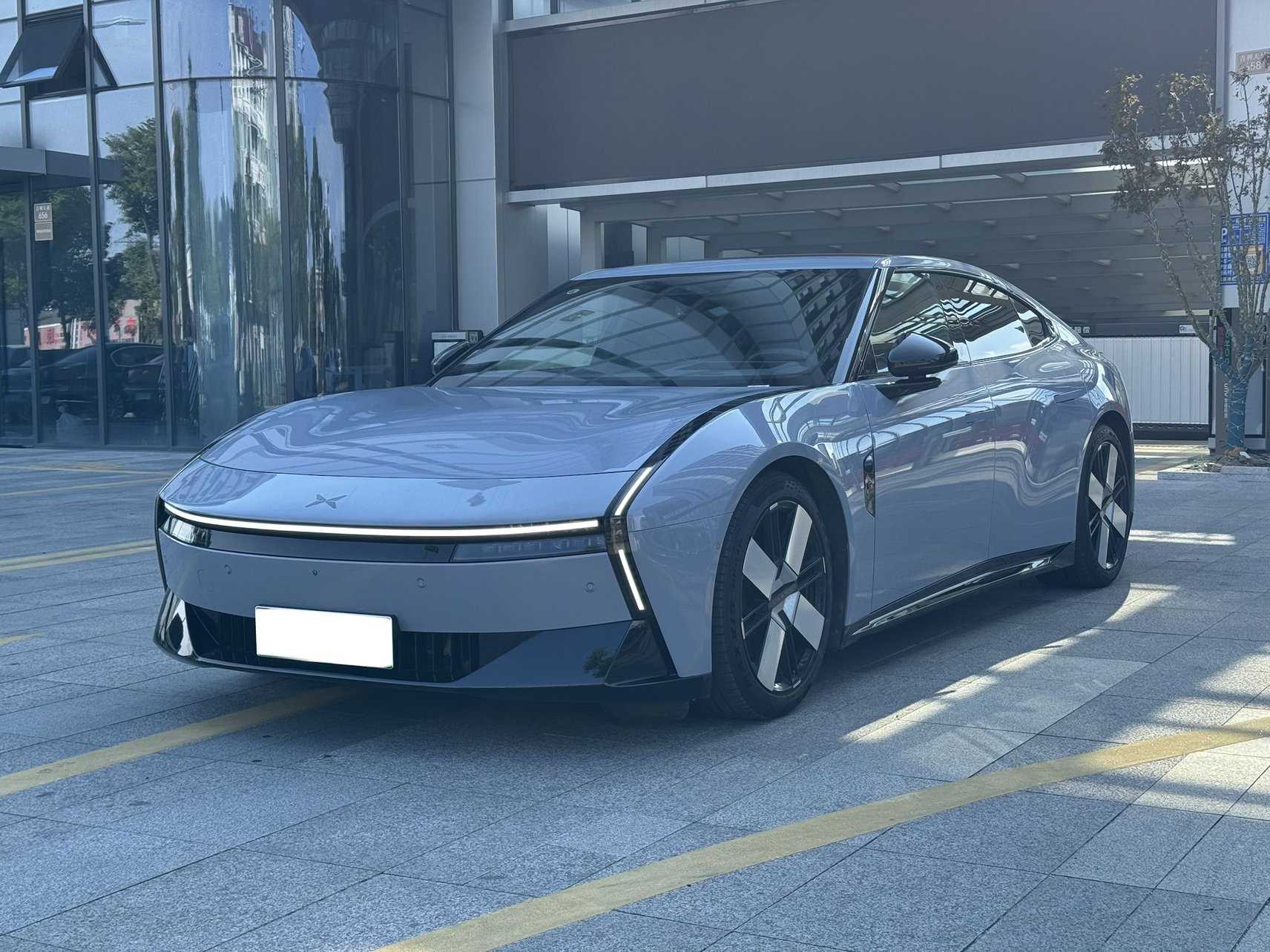 2025 XPeng P7 - 2025 Sedan, pre-owned car for export from China