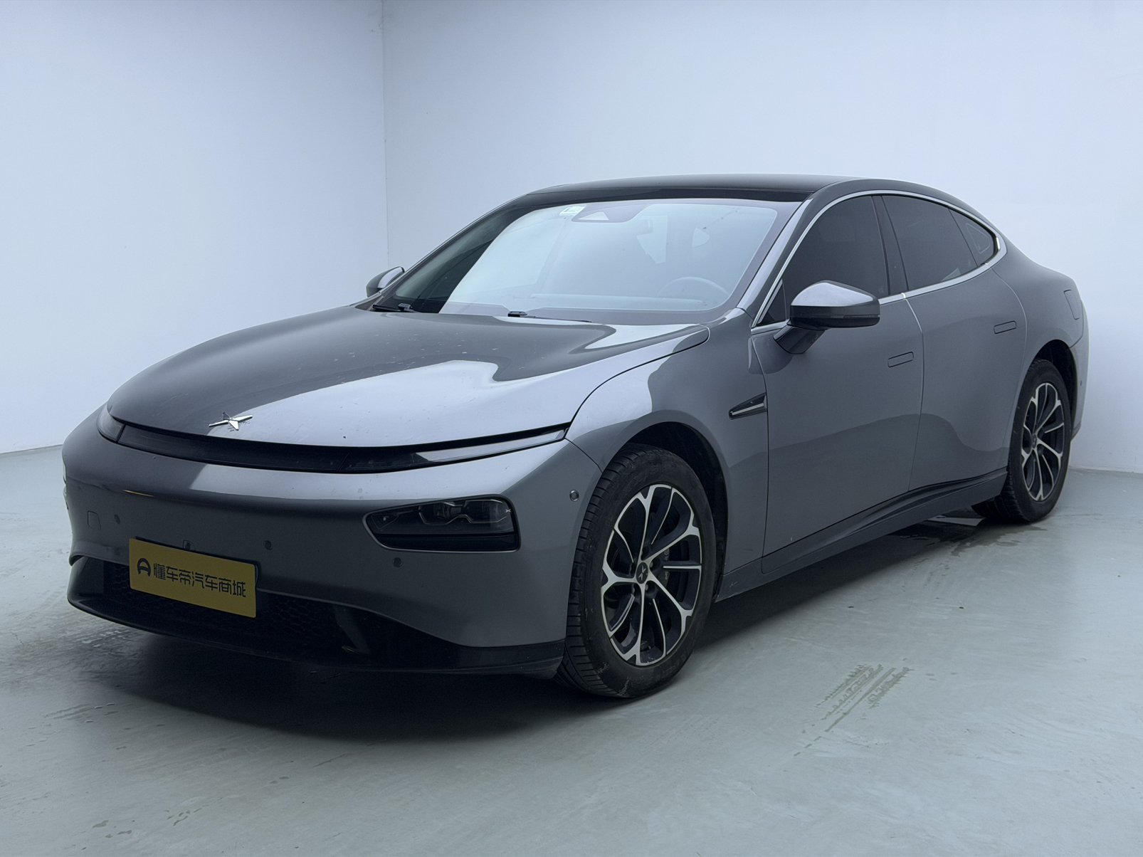 2021 XPeng P7 - 2021 Sedan, pre-owned car for export from China