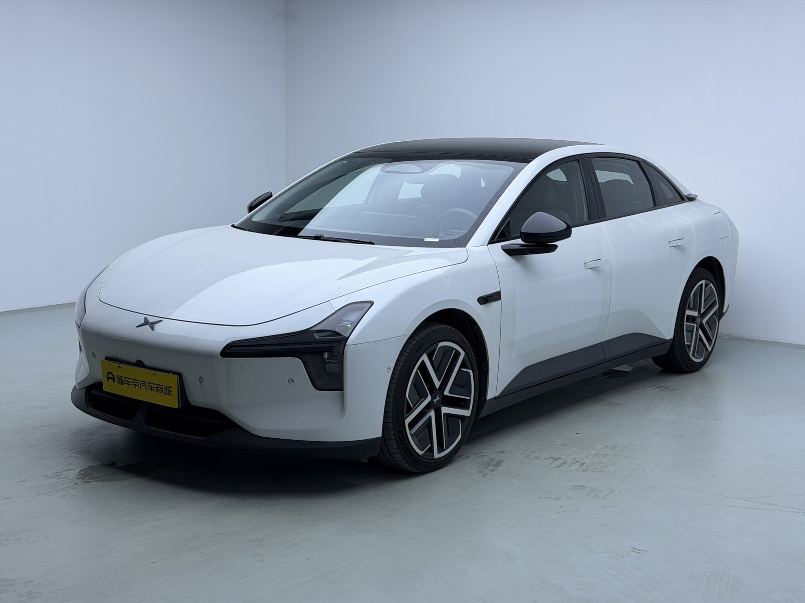 2025 XPeng MONA M03 - 2025 Sedan, pre-owned car for export from China