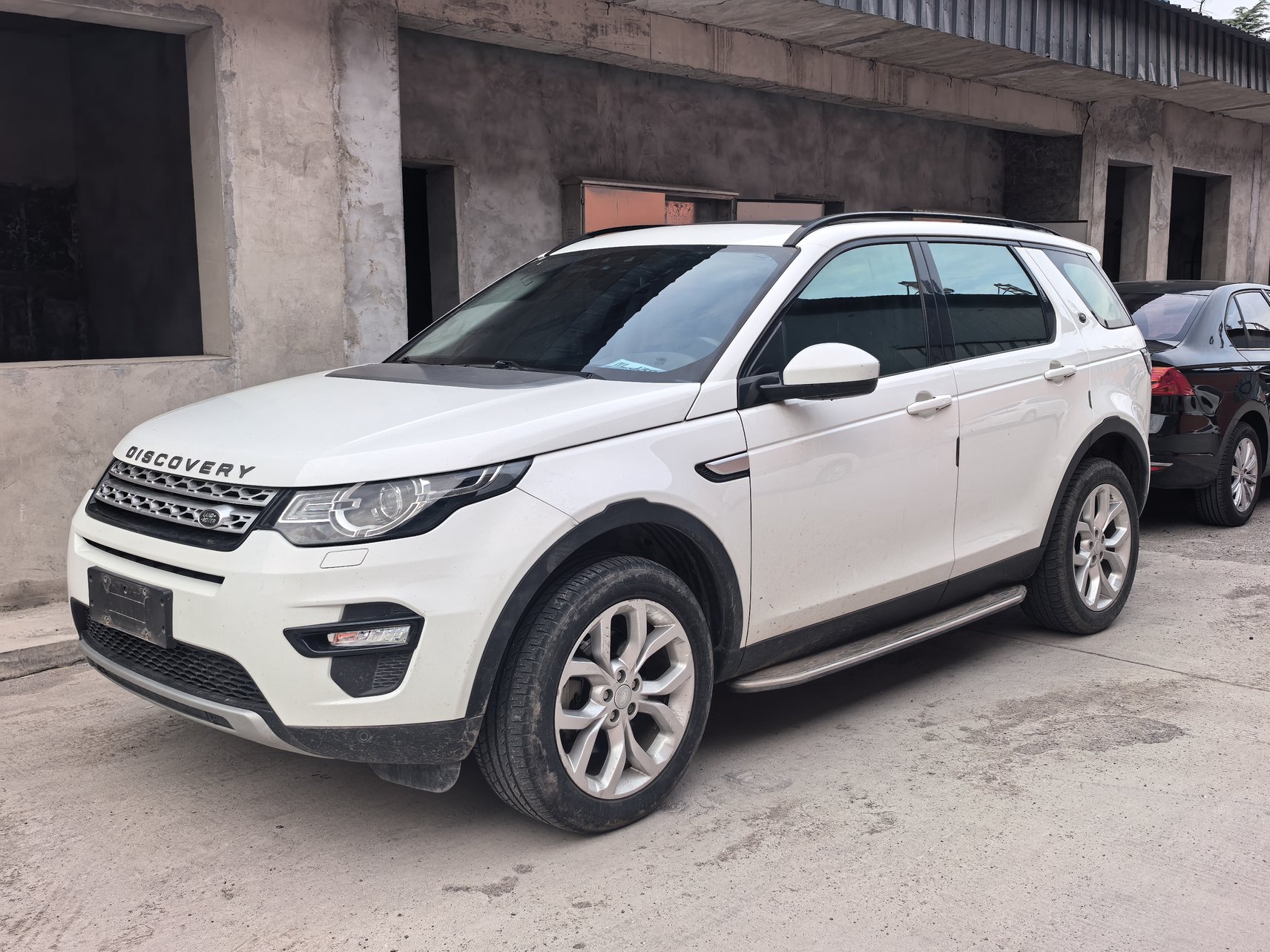 2016 Land Rover Discovery Sport - 2016 SUV, pre-owned car for export from China