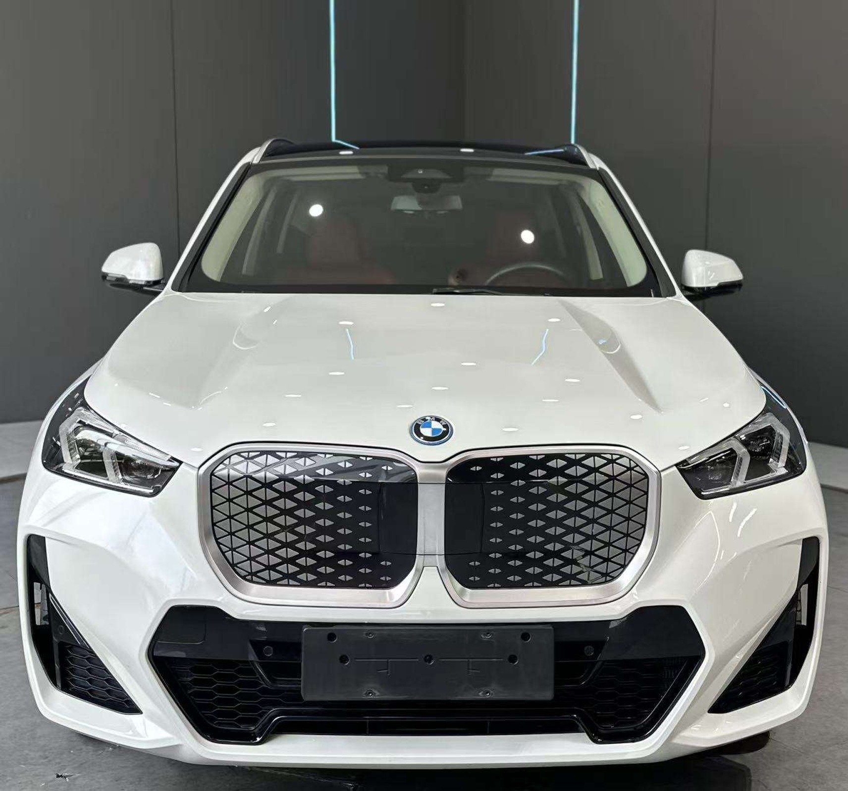 2024 BMW iX1 - 2024 SUV, pre-owned car for export from China
