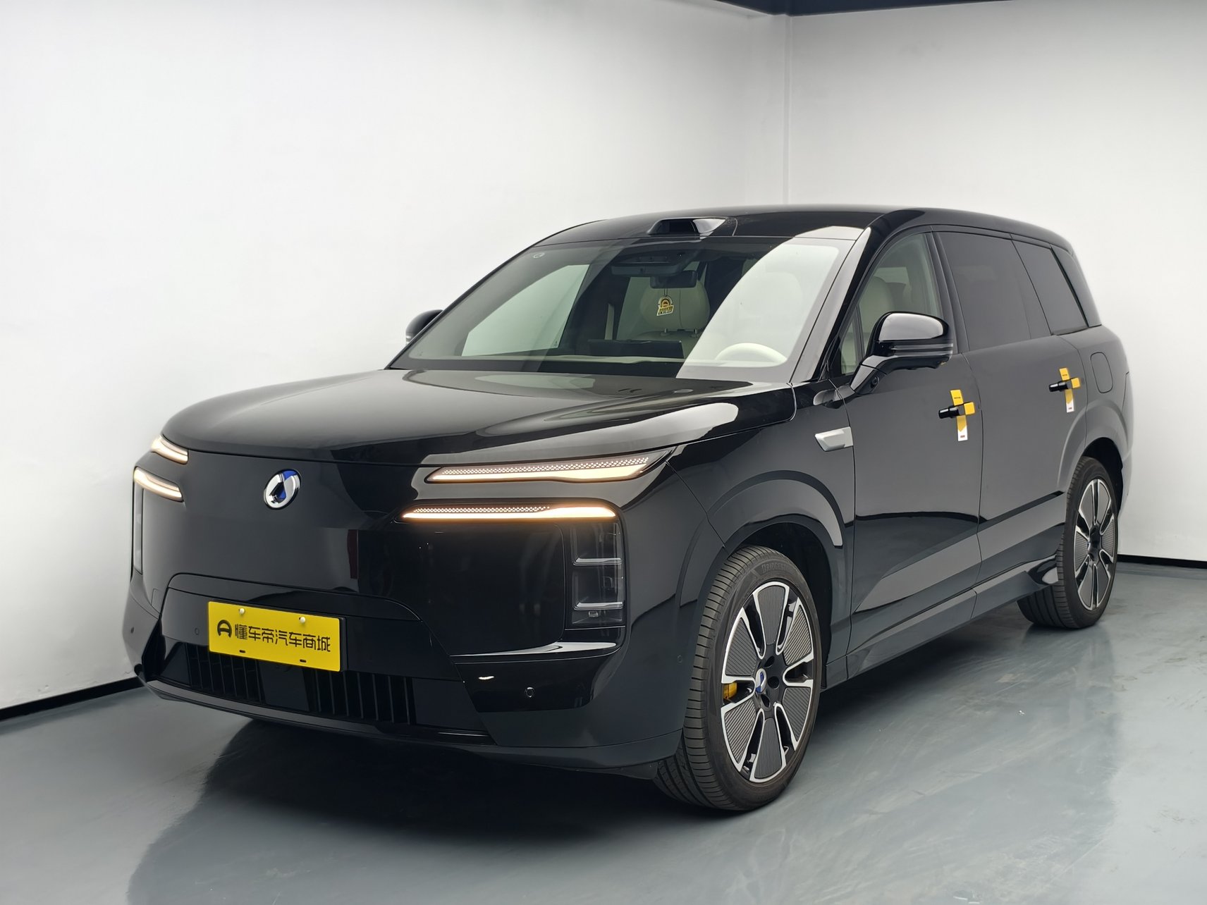 2025 Denza N8L - 2025 SUV, pre-owned car for export from China