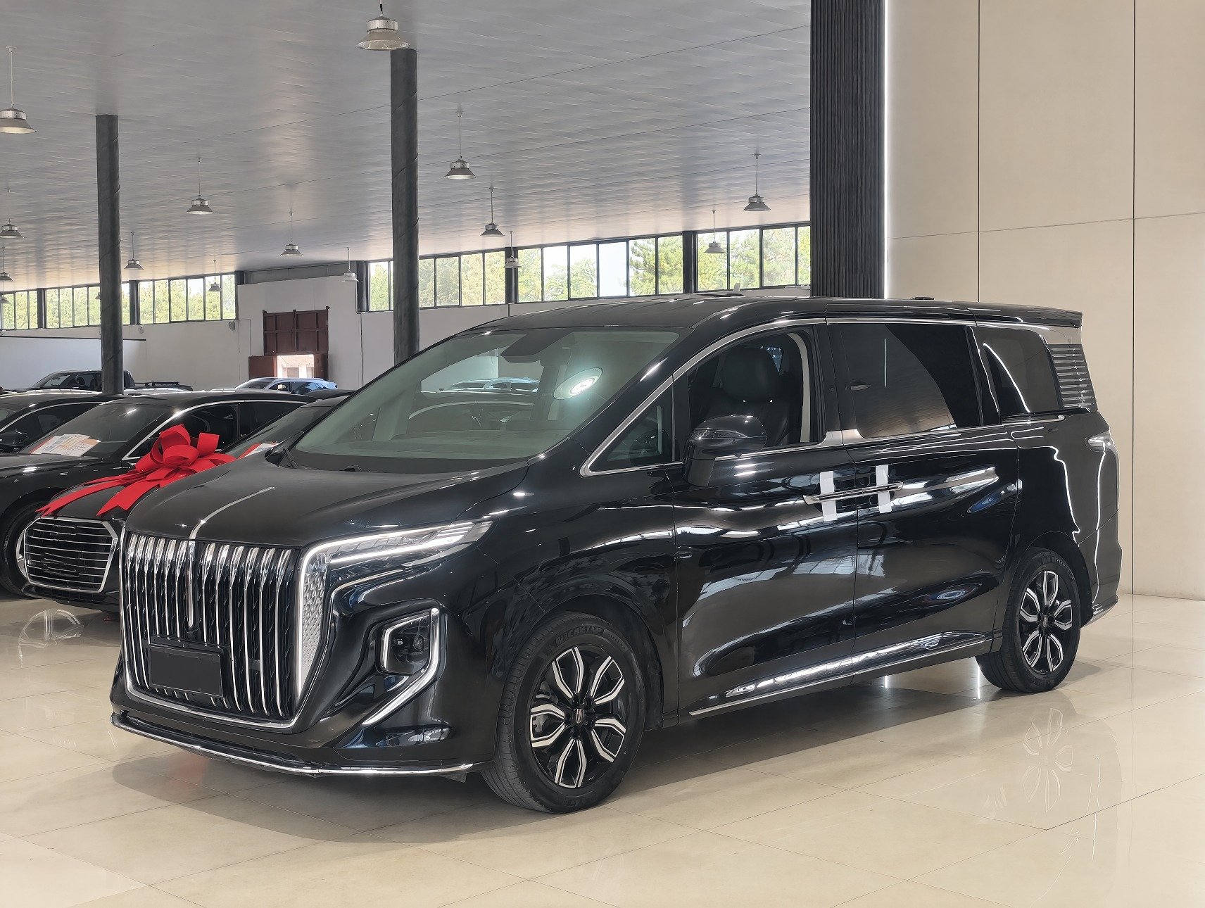 2022 Hongqi HQ9 - 2022 MPV, pre-owned car for export from China