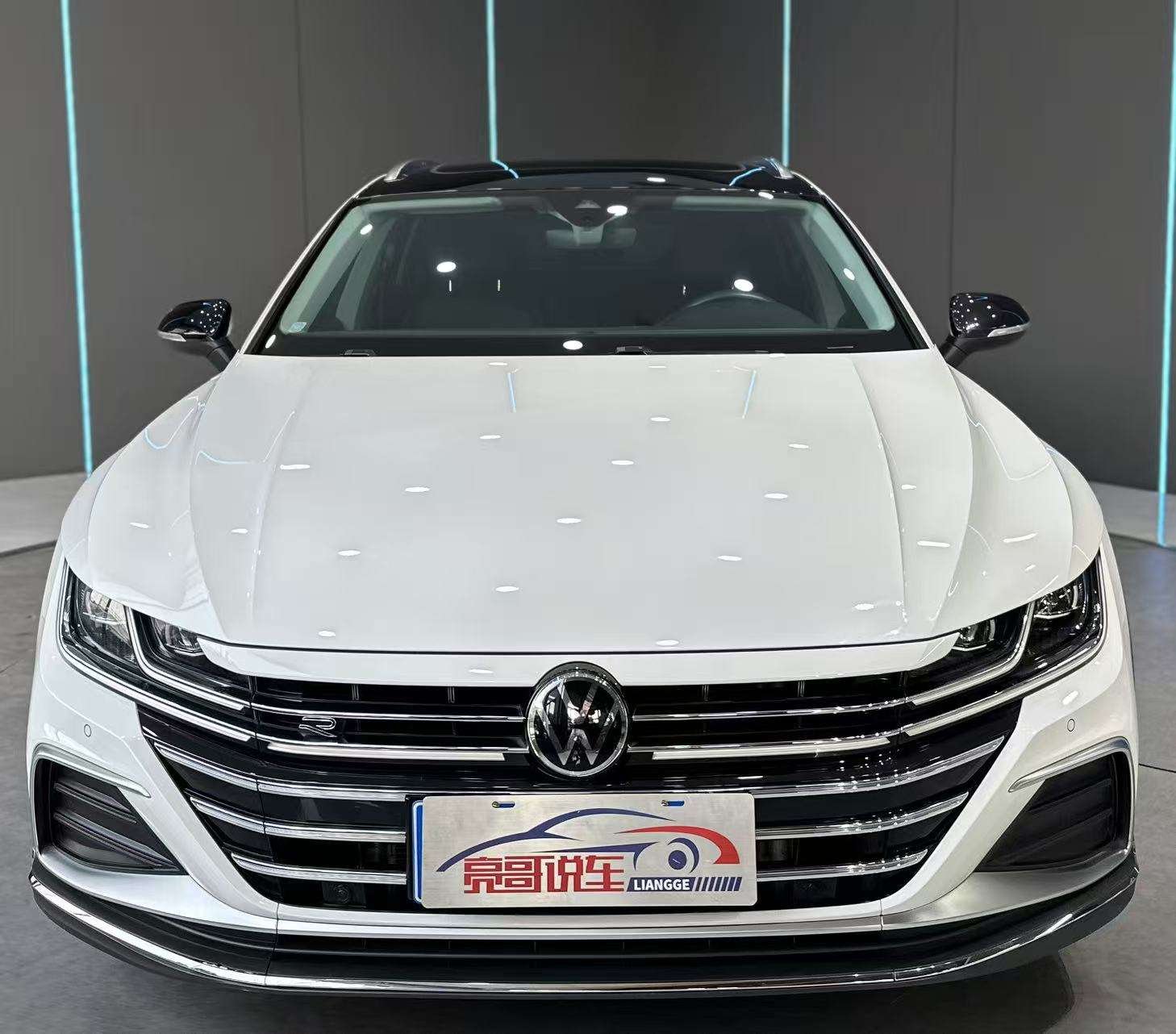2022 Volkswagen CC - 2022 Sedan, pre-owned car for export from China