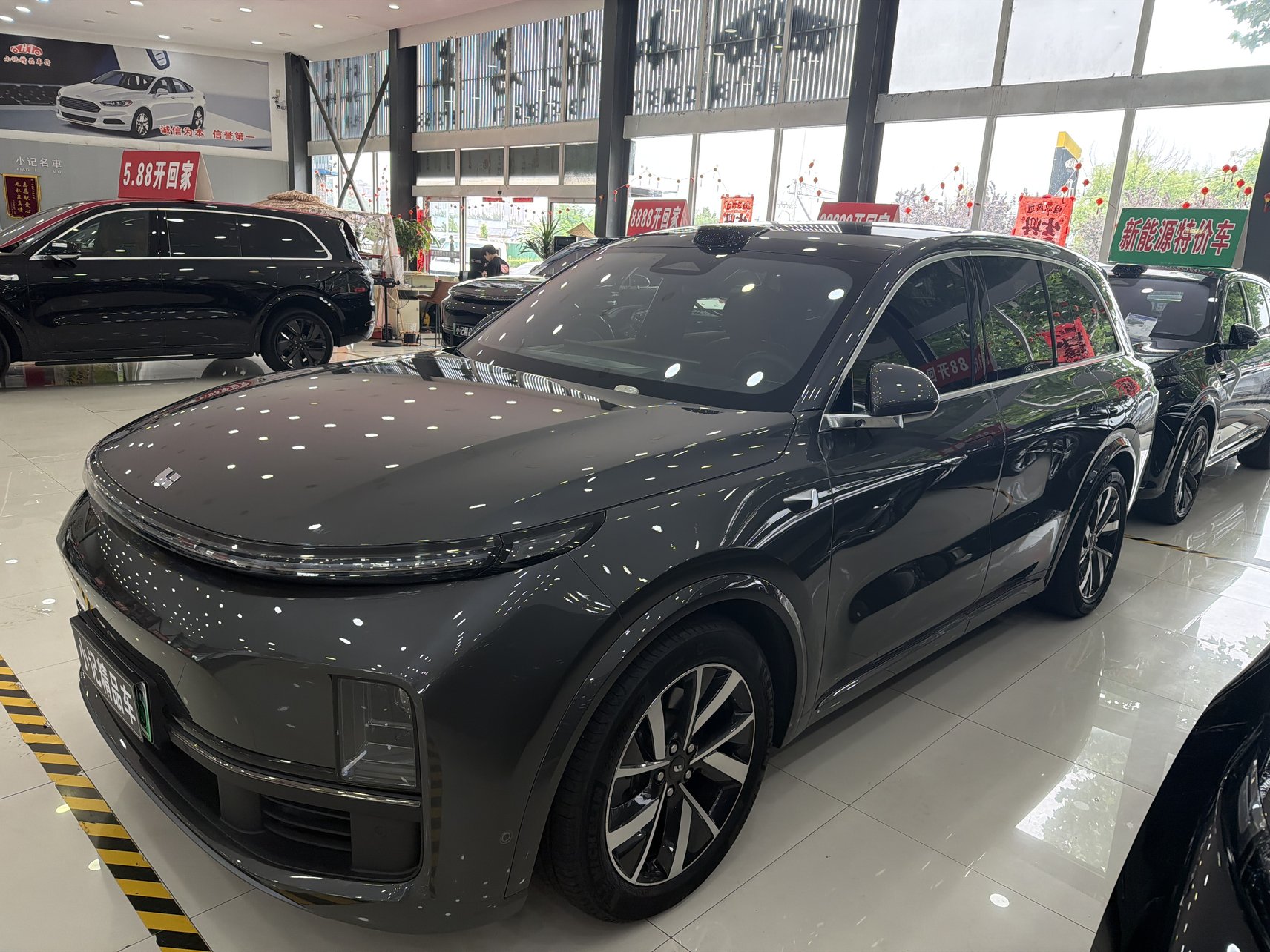 2024 Li Auto L8 - 2024 SUV, pre-owned car for export from China