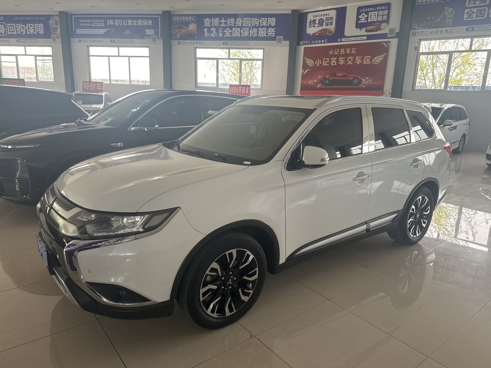 2020 Mitsubishi Outlander - 2020 SUV, pre-owned car for export from China