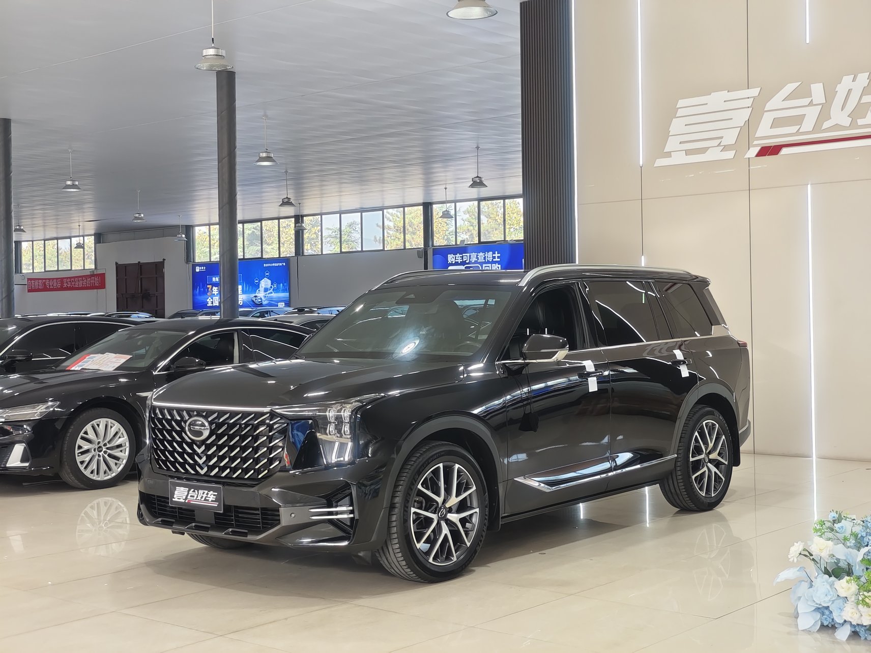 2022 GAC Trumpchi GS8 - 2022 SUV, pre-owned car for export from China