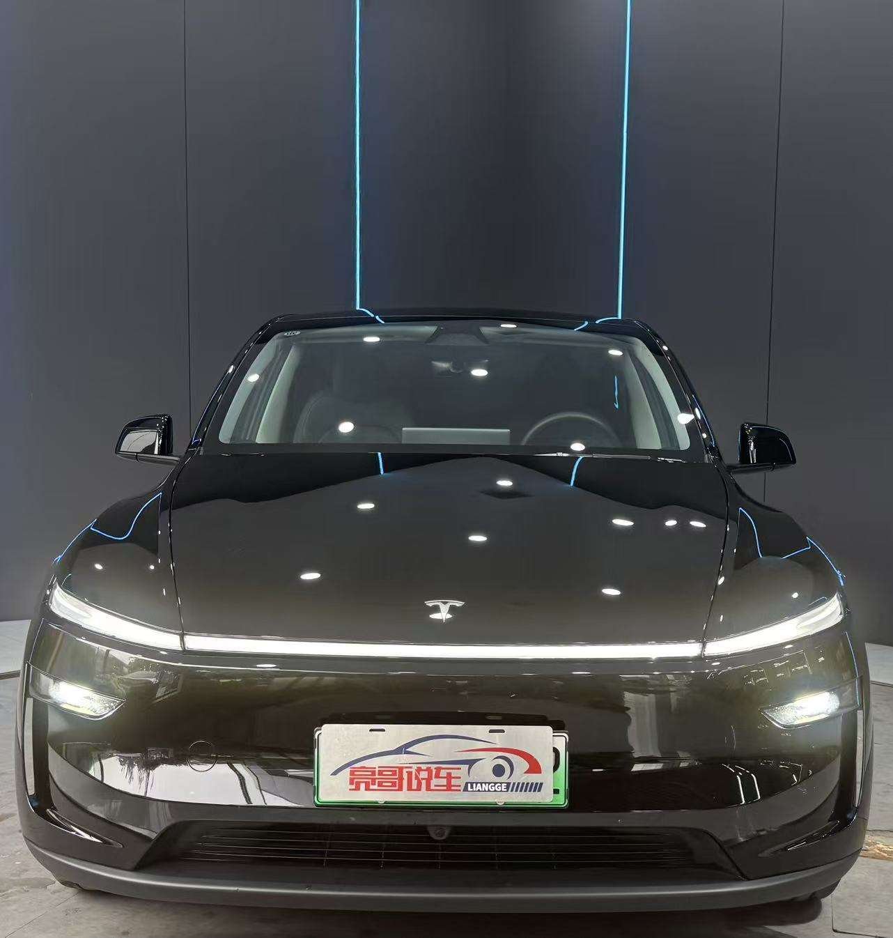 2025 Tesla Model Y - 2025 SUV, pre-owned car for export from China