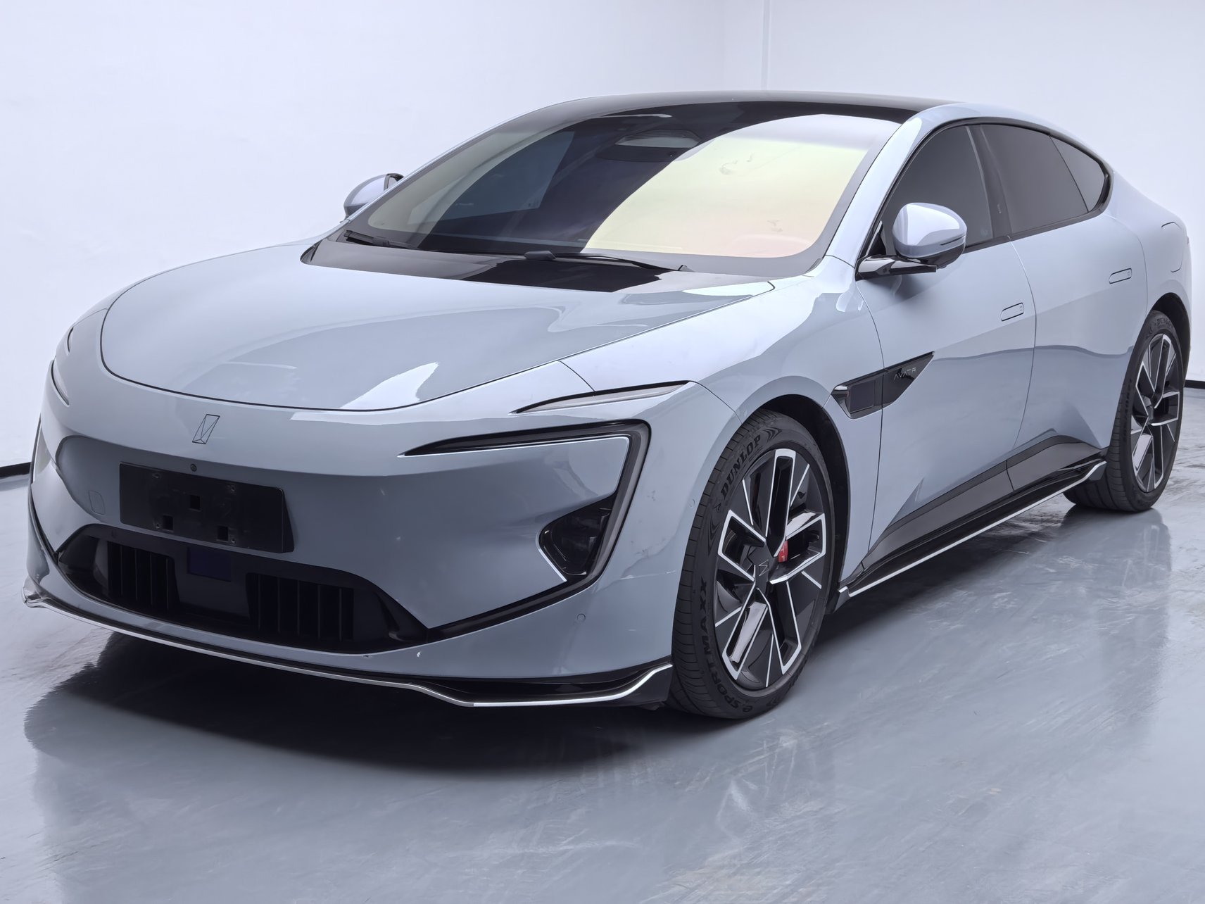2023 AVATR 12 - 2023 Sedan, pre-owned car for export from China