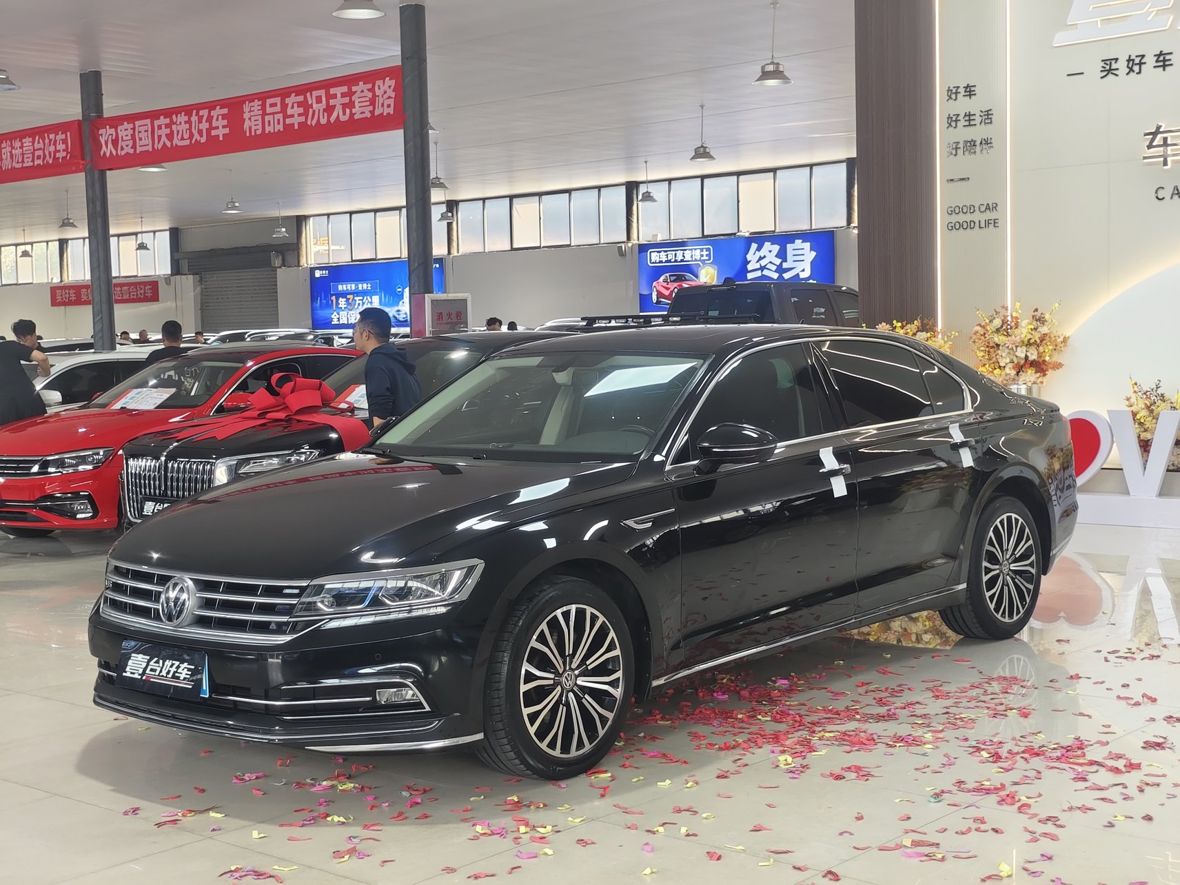 2019 Volkswagen Phideon - 2019 Sedan, pre-owned car for export from China