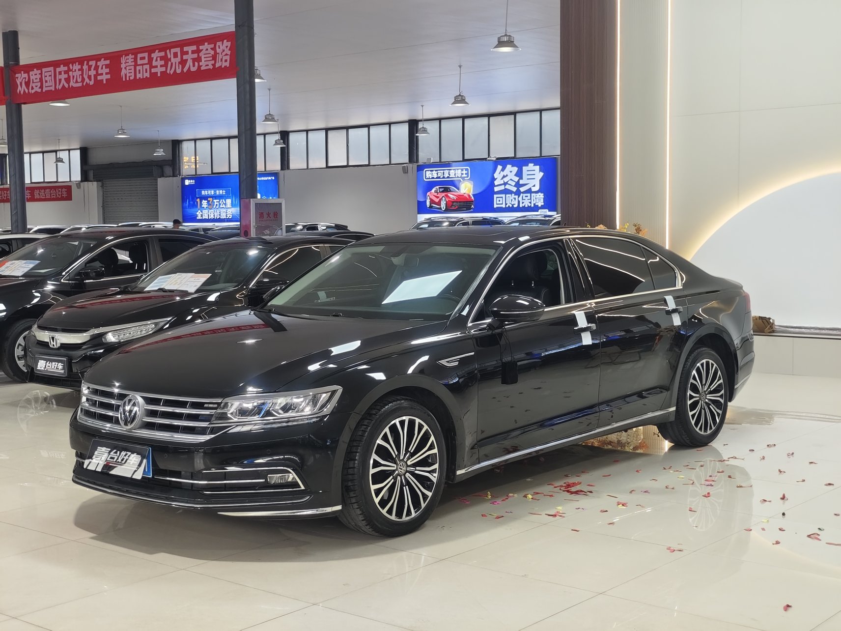 2018 Volkswagen Phideon - 2018 Sedan, pre-owned car for export from China