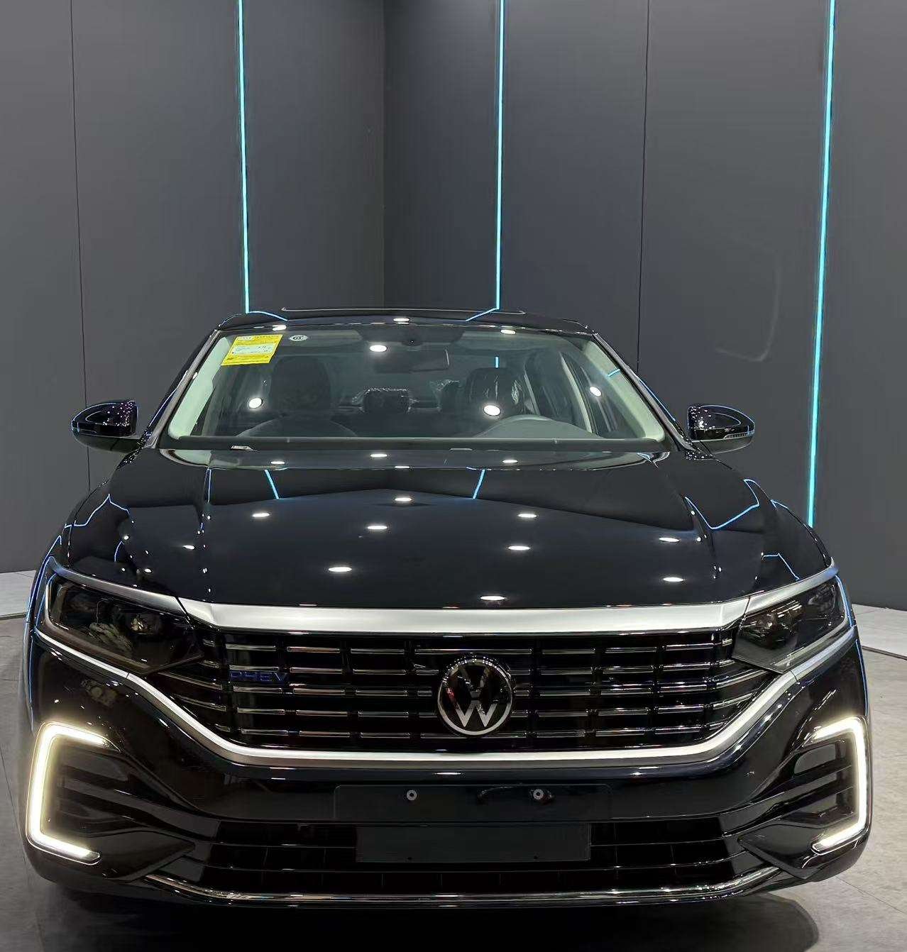 2025 Volkswagen Passat PHEV - 2025 Sedan, pre-owned car for export from China