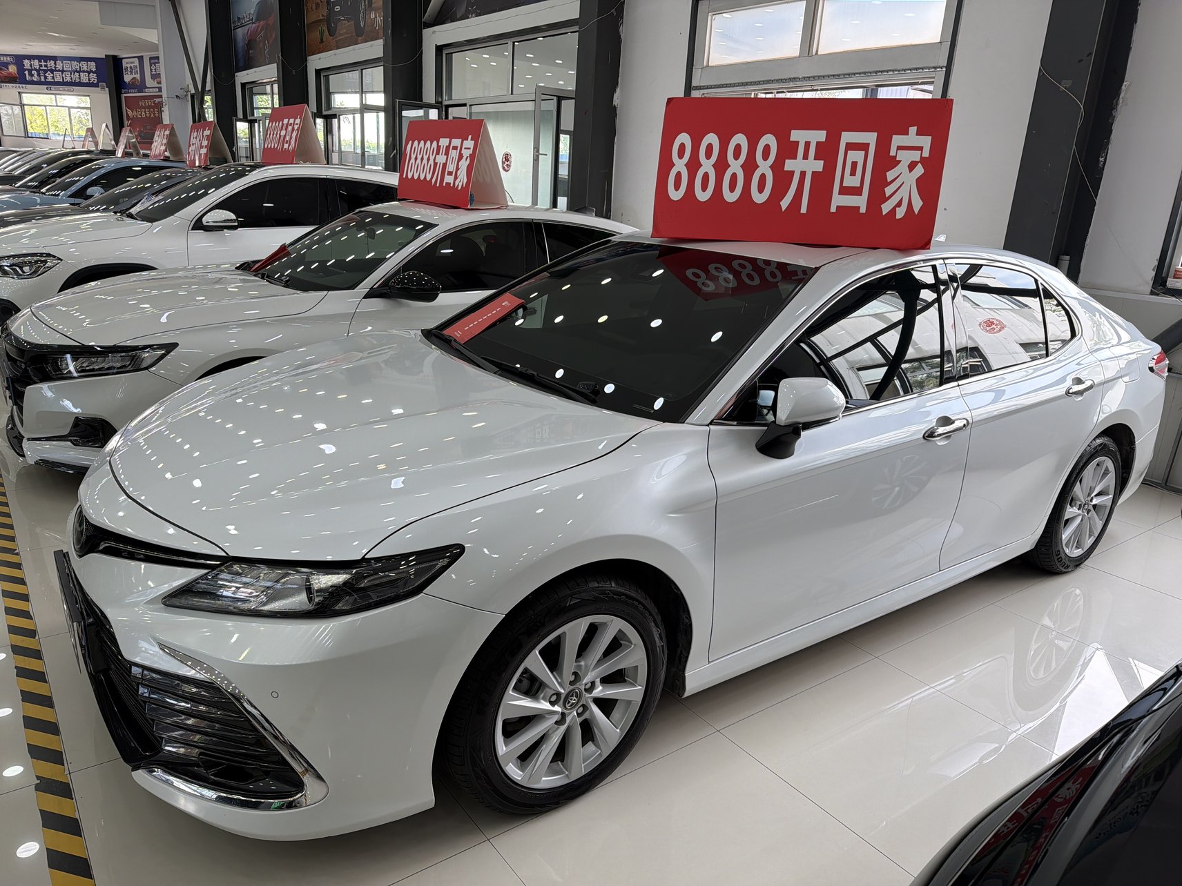 2022 Toyota Camry - 2022 Sedan, pre-owned car for export from China
