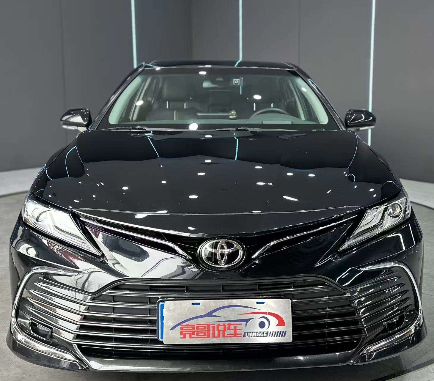 2022 Toyota Camry - 2022 Sedan, pre-owned car for export from China