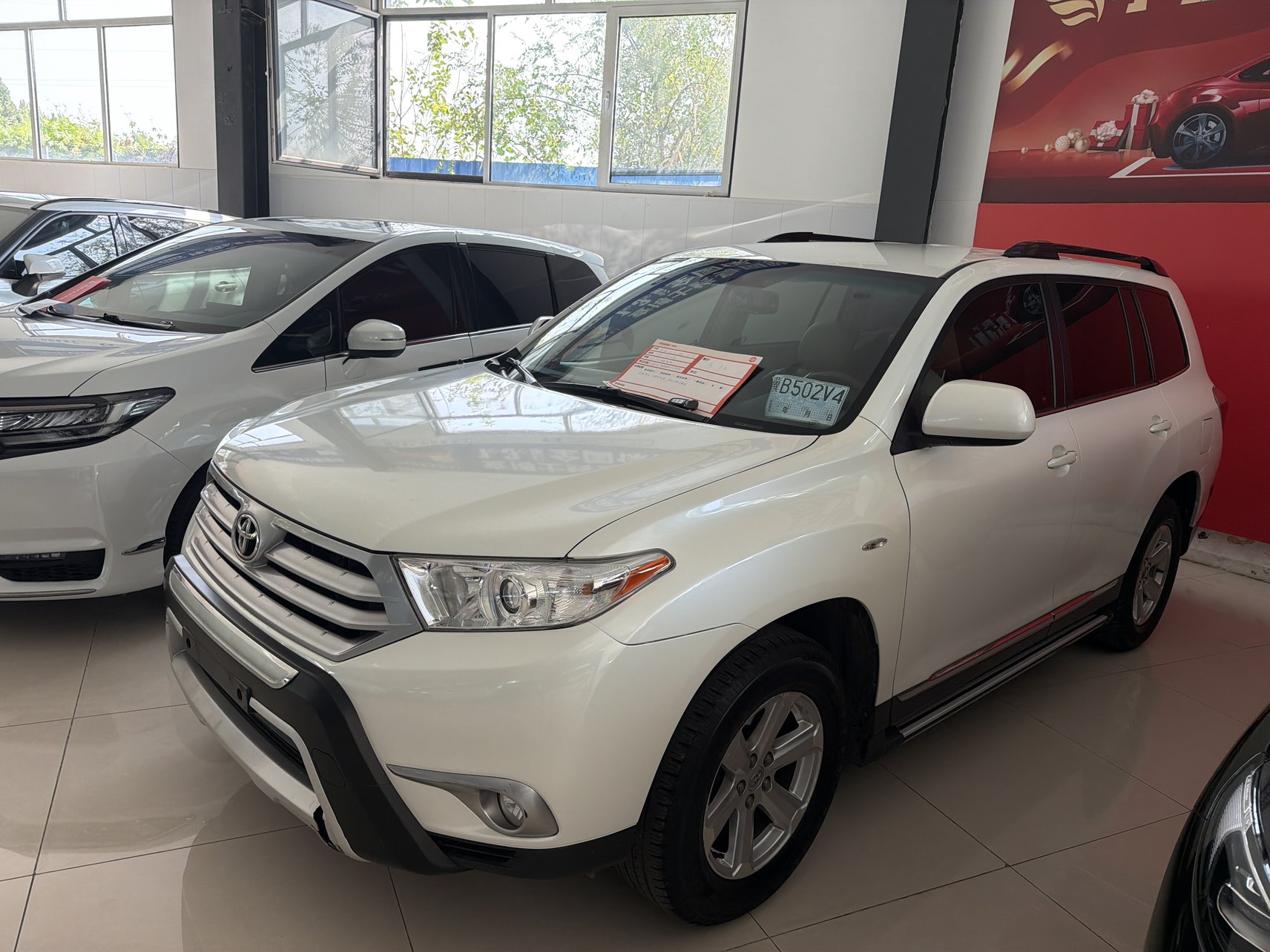 2014 Toyota Highlander - 2014 SUV, pre-owned car for export from China