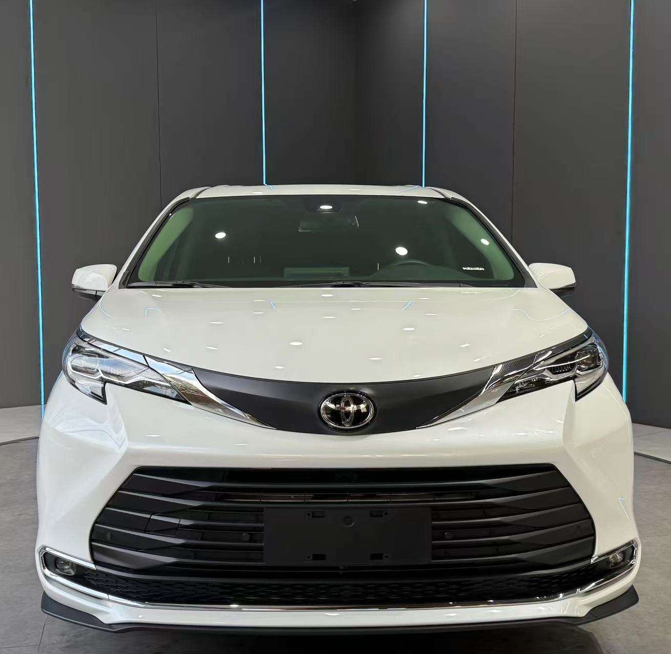 2024 Toyota Sienna - 2024 MPV, pre-owned car for export from China