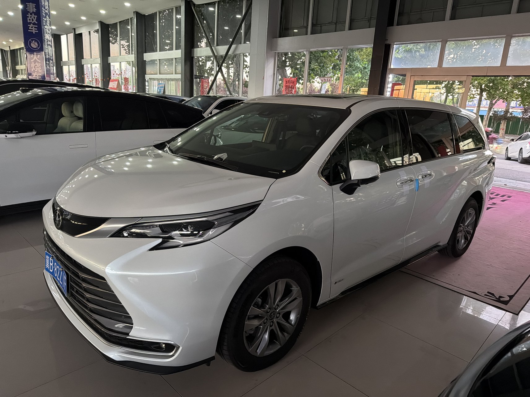 2026 Toyota Sienna - 2026 MPV, pre-owned car for export from China