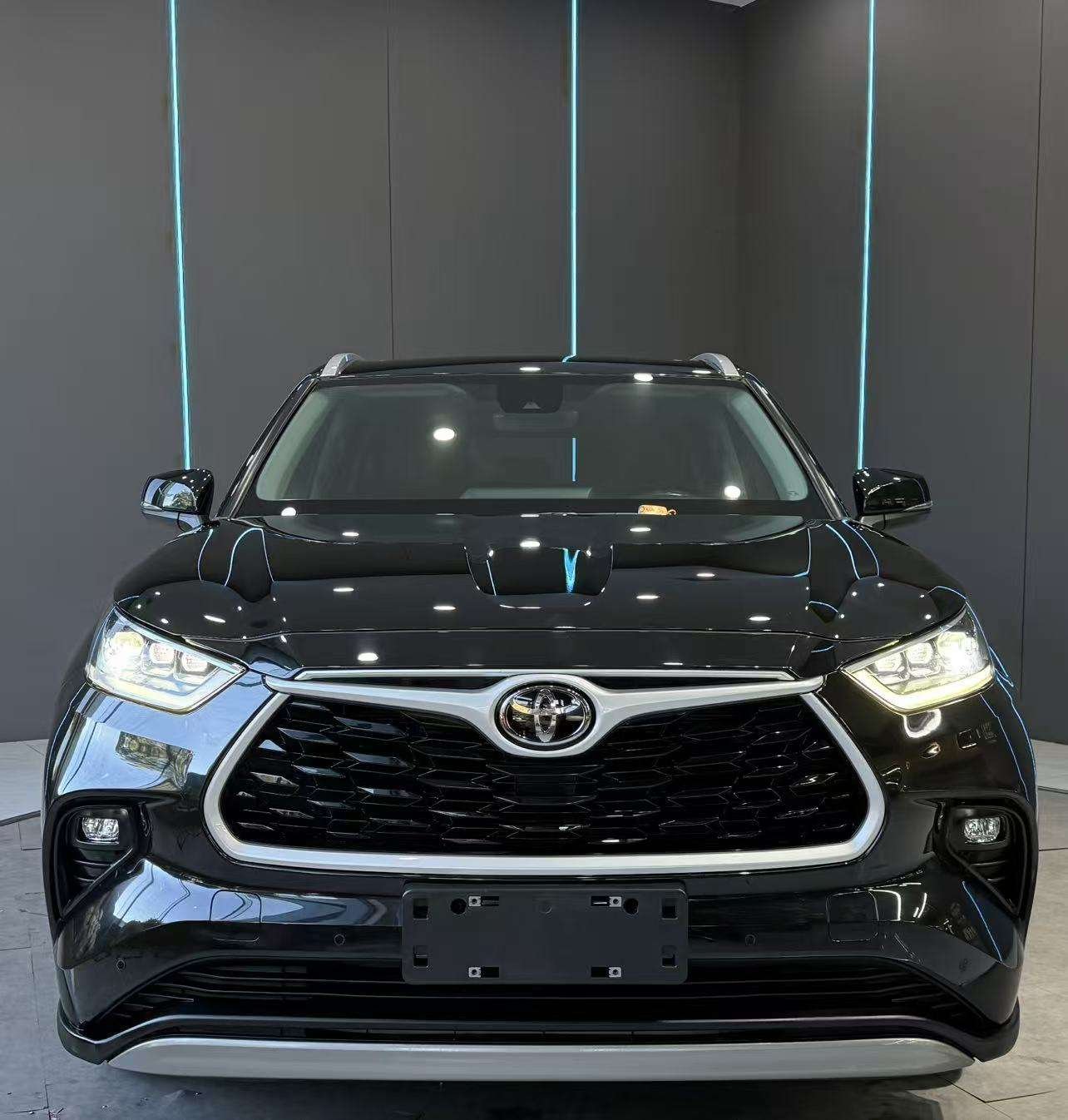 2023 Toyota Highlander - 2023 SUV, pre-owned car for export from China