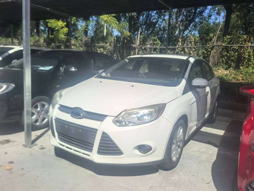 2013 Ford Focus - 2013 Hatchback, pre-owned car for export from China