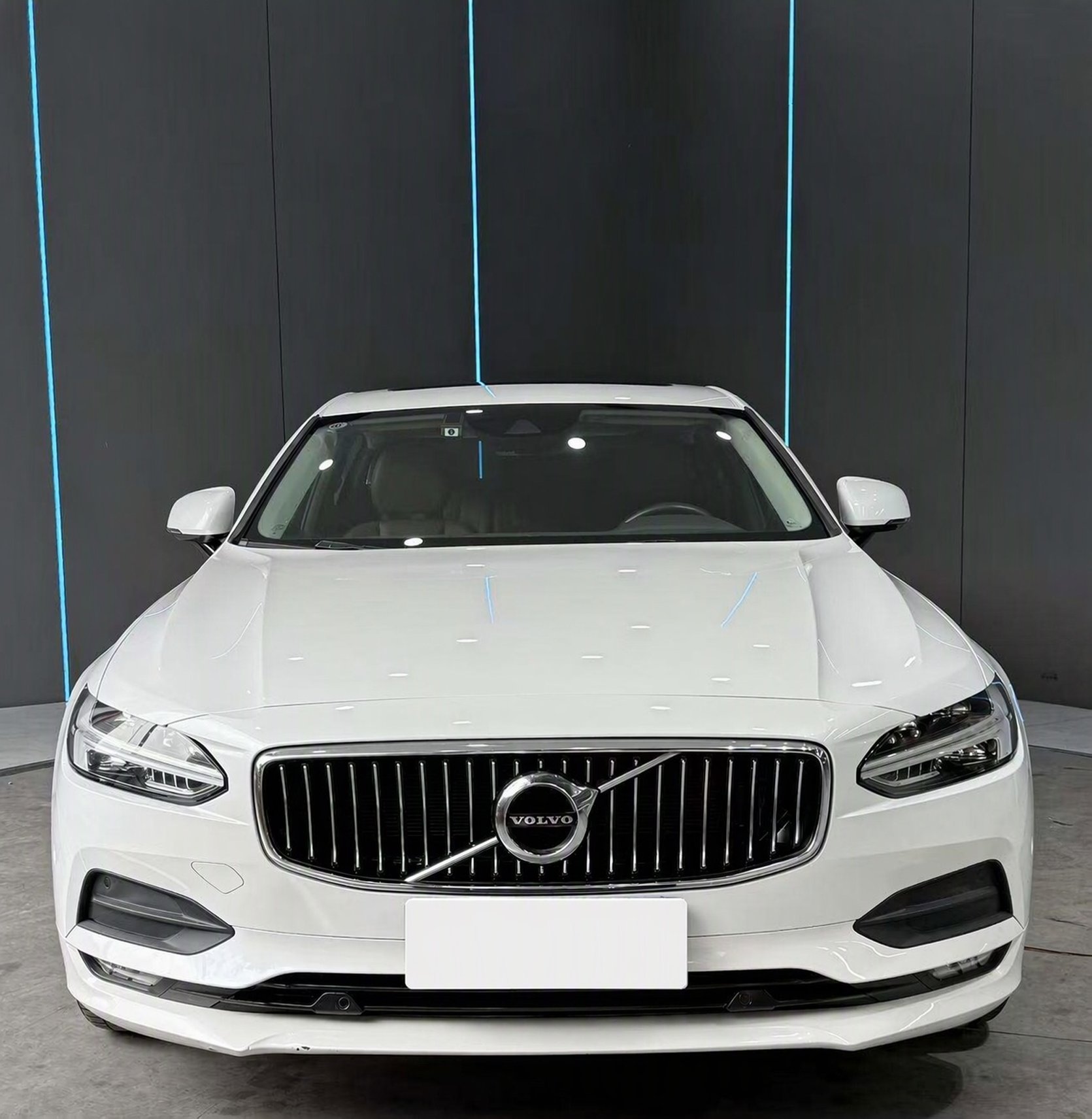 2018 Volvo S90 - 2018 Sedan, pre-owned car for export from China