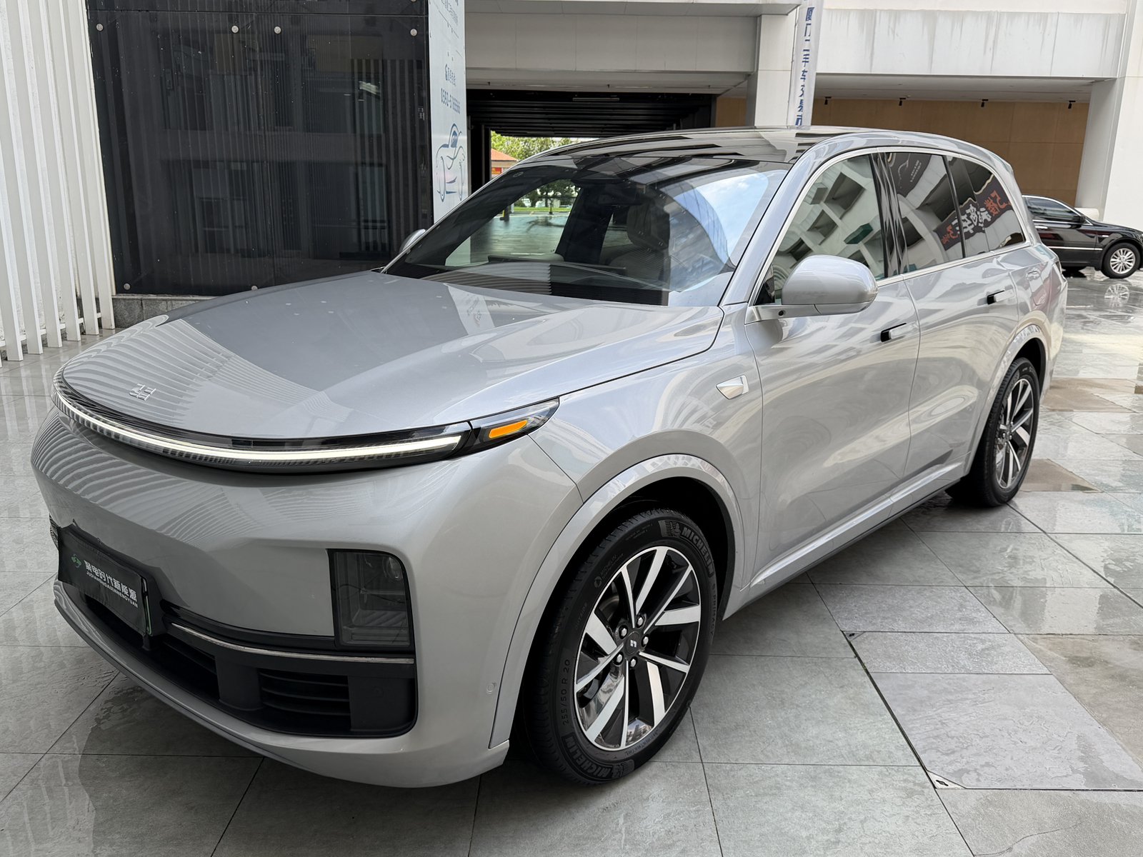 2022 Li Auto L8 - 2022 SUV, pre-owned car for export from China