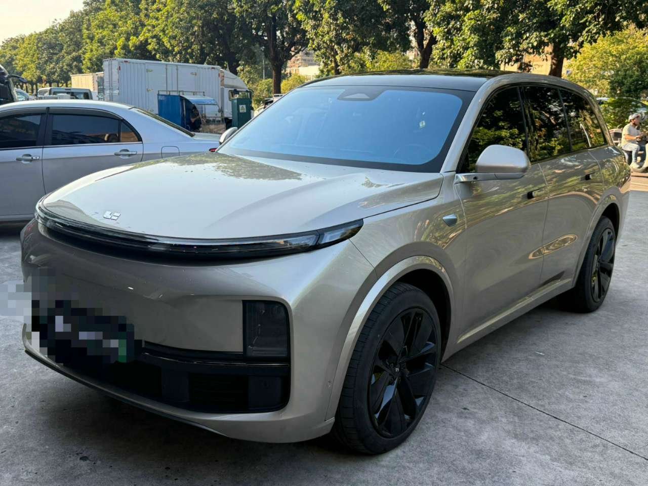 2023 Li Auto L8 - 2023 SUV, pre-owned car for export from China