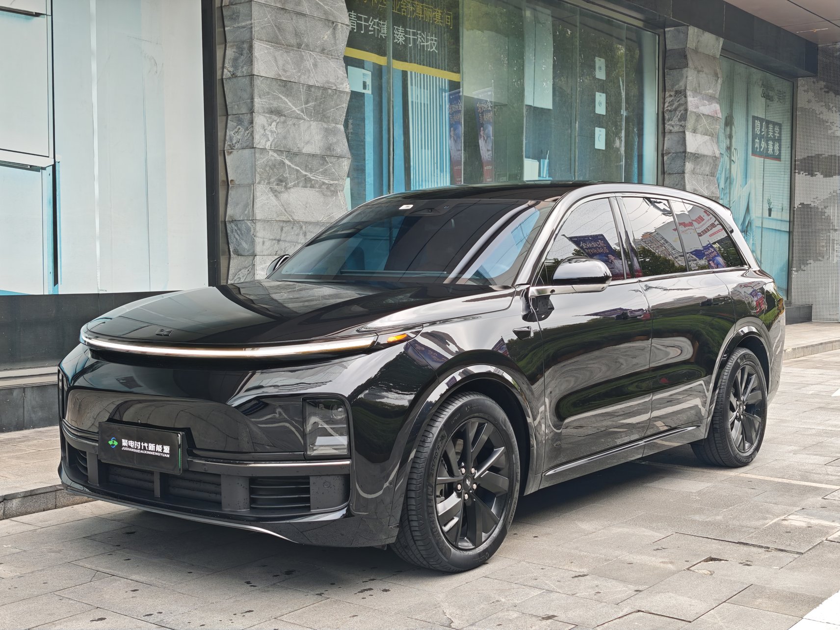 2023 Li Auto L8 - 2023 SUV, pre-owned car for export from China