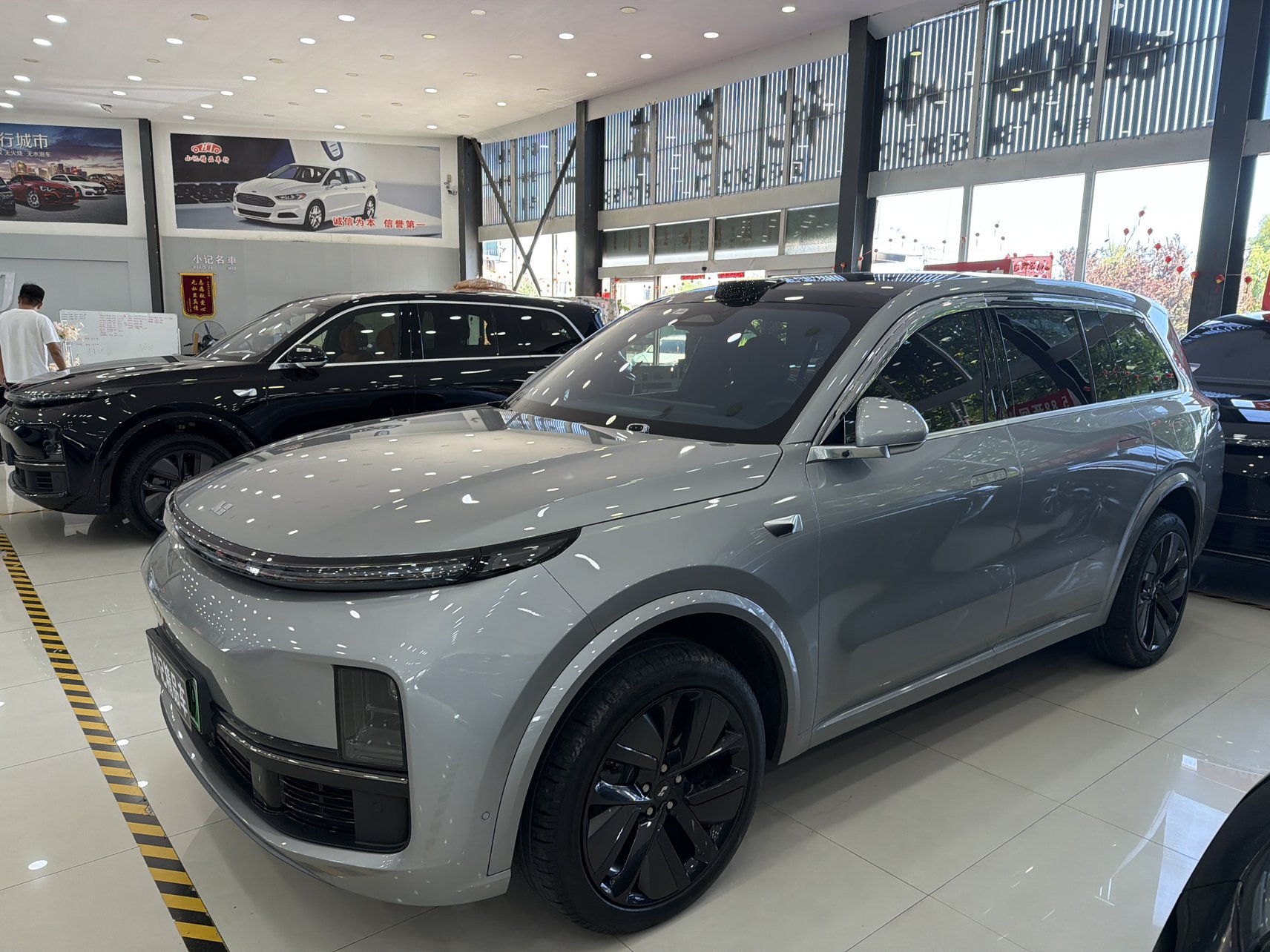 2023 Li Auto L9 - 2023 SUV, pre-owned car for export from China