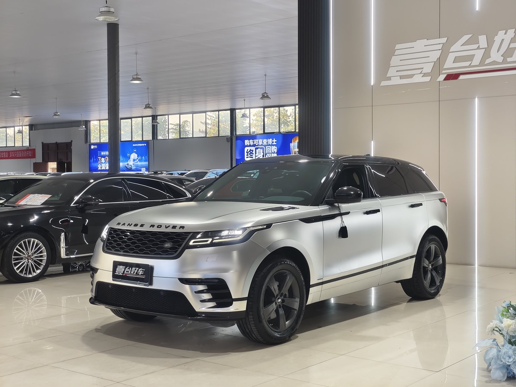 2019 Land Rover Range Rover Velar - 2019 SUV, pre-owned car for export from China