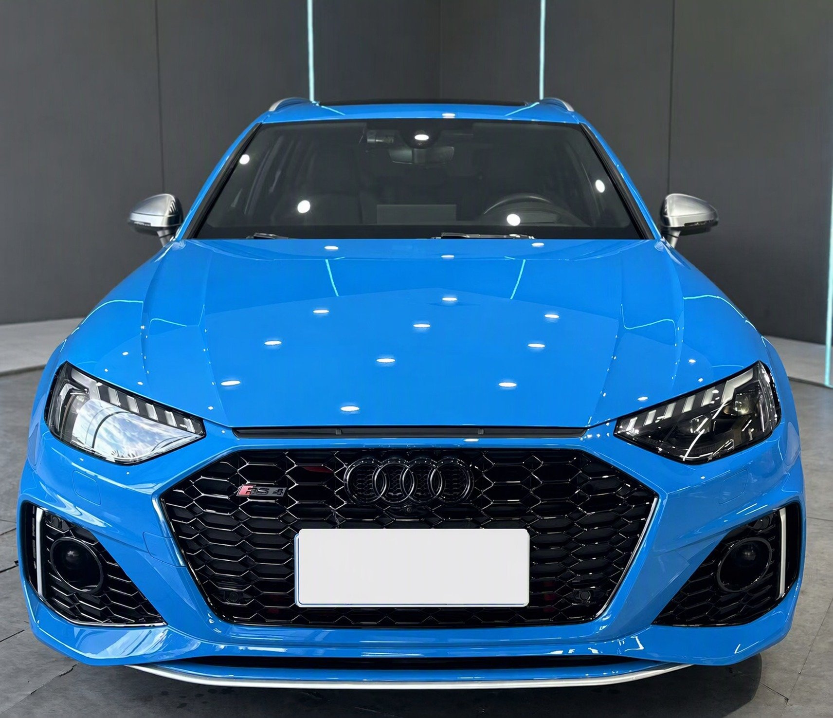2020 Audi RS 4 - 2020 Sedan, pre-owned car for export from China